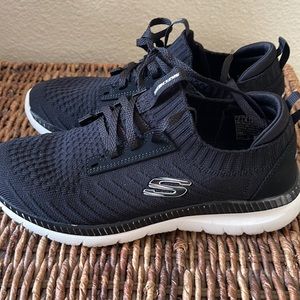 Sketchers women tennis shoes